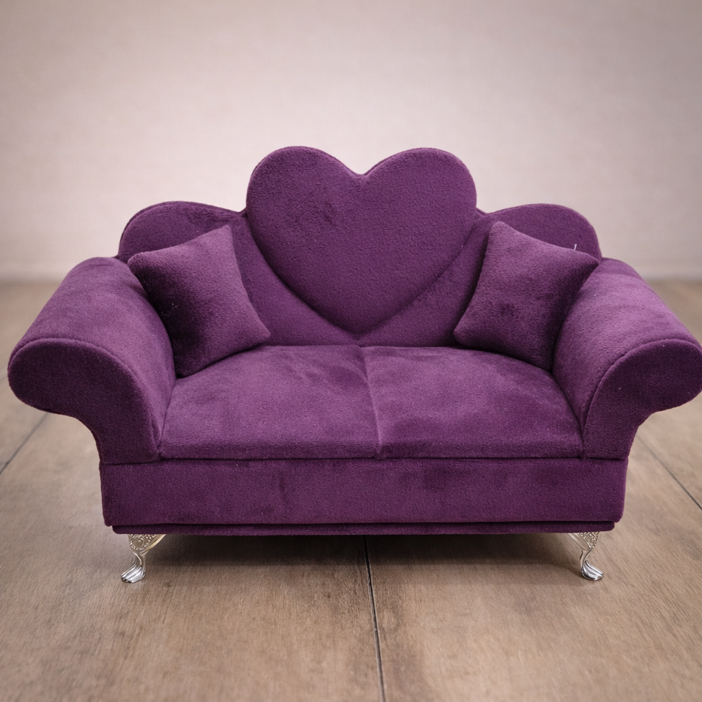Heart-Back Mini Sofa !