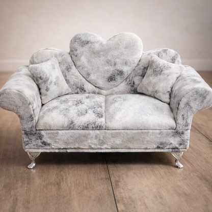 Heart-Back Mini Sofa !
